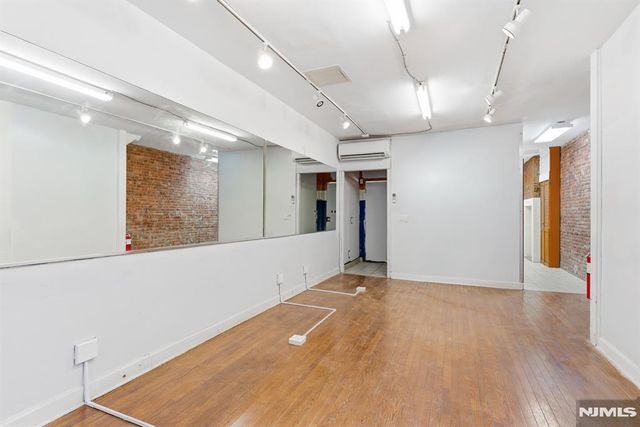 15 Warren Street, Newark, NJ 07102