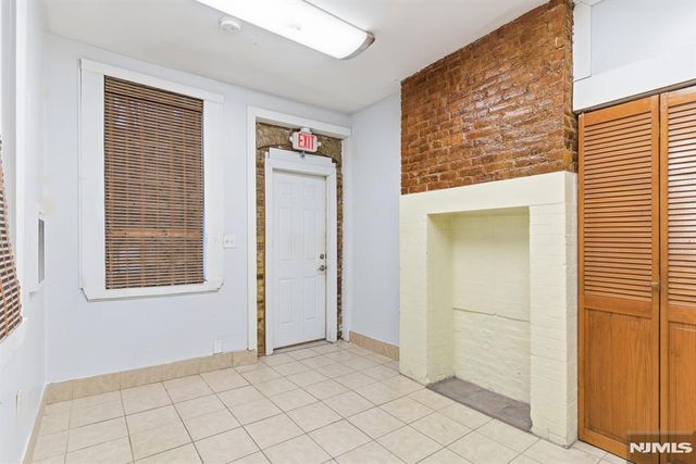 15 Warren Street, Newark, NJ 07102