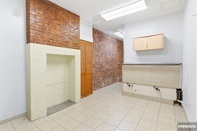 15 Warren Street, Newark, NJ 07102