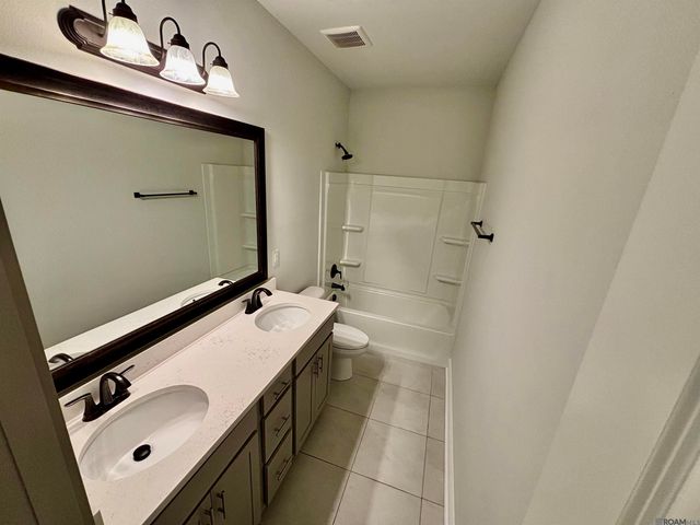9958 Stratford Dr, Denham Springs, LA 70726