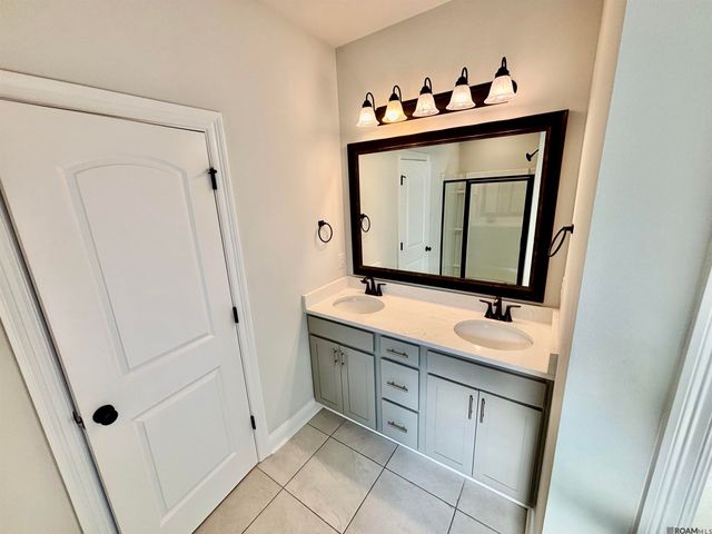 9958 Stratford Dr, Denham Springs, LA 70726