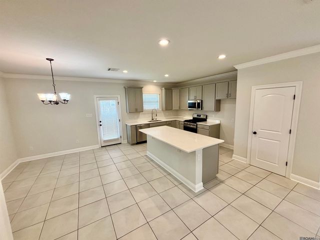 9958 Stratford Dr, Denham Springs, LA 70726