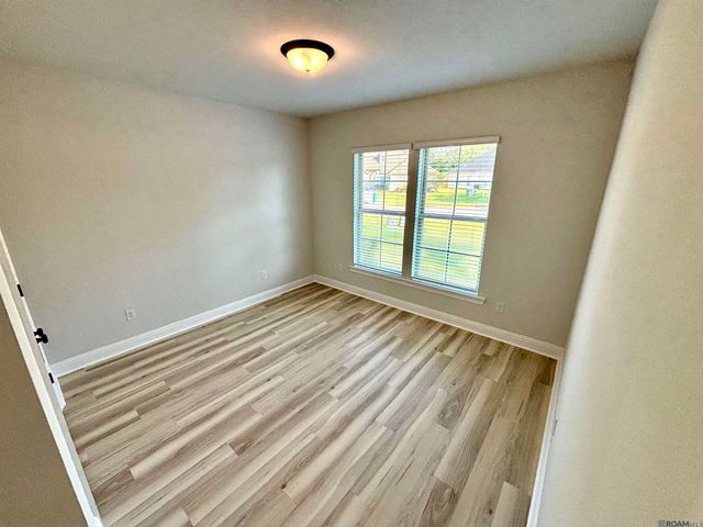 9958 Stratford Dr, Denham Springs, LA 70726