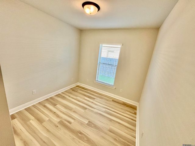 9958 Stratford Dr, Denham Springs, LA 70726