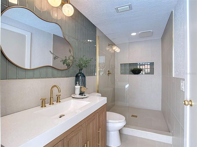 8635 GUM TREE AVENUE, New Port Richey, FL 34653