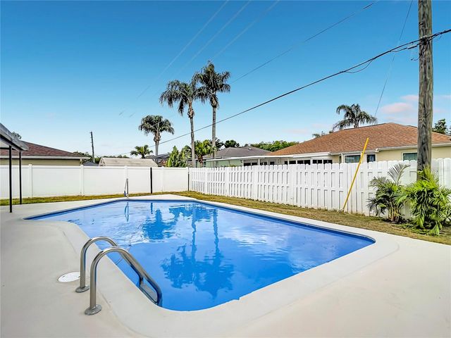 8635 GUM TREE AVENUE, New Port Richey, FL 34653