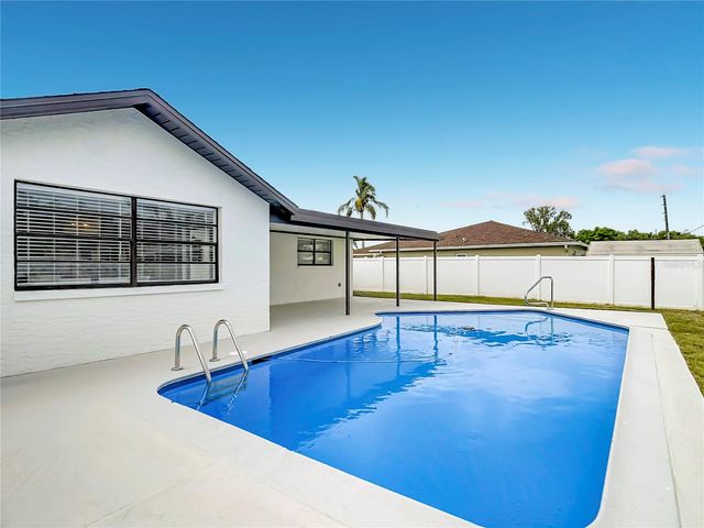 8635 GUM TREE AVENUE, New Port Richey, FL 34653