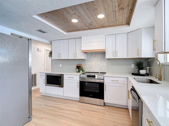 8635 GUM TREE AVENUE, New Port Richey, FL 34653