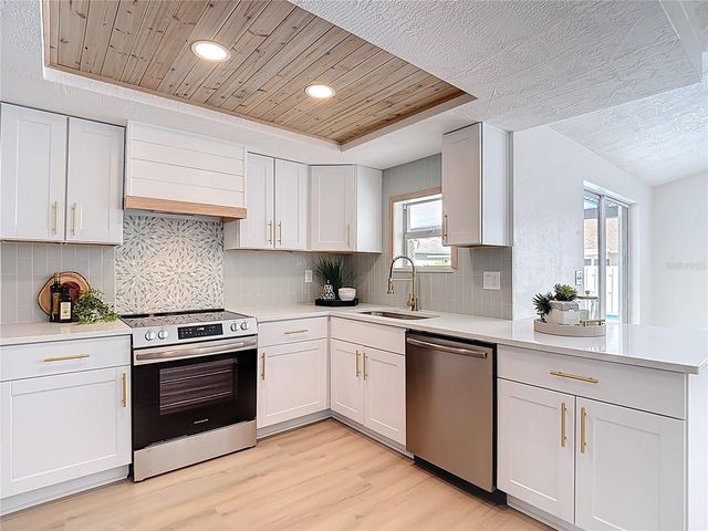 8635 GUM TREE AVENUE, New Port Richey, FL 34653