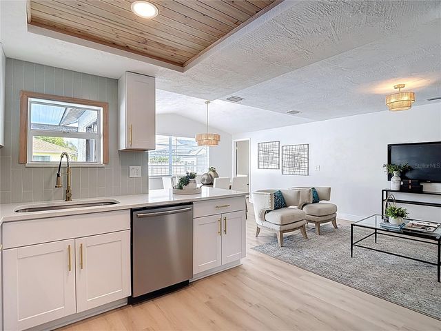 8635 GUM TREE AVENUE, New Port Richey, FL 34653