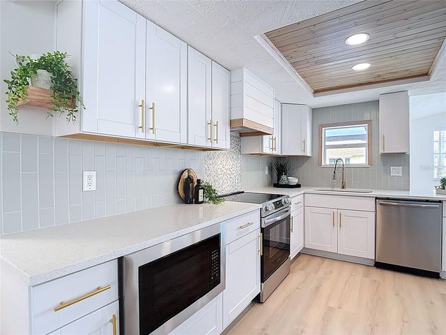 8635 GUM TREE AVENUE, New Port Richey, FL 34653