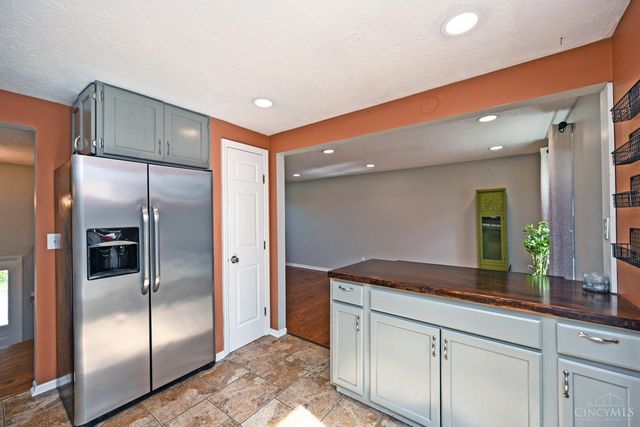 82 Orchard Knoll Drive, Reading, OH 45215