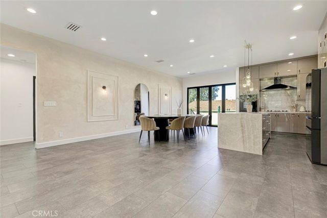 10823 Parr, Sunland, CA 91040