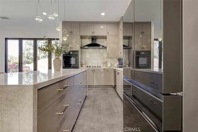 10823 Parr, Sunland, CA 91040