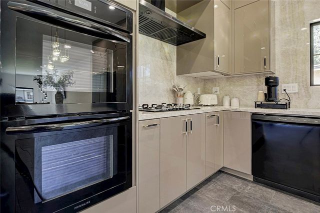 10823 Parr, Sunland, CA 91040