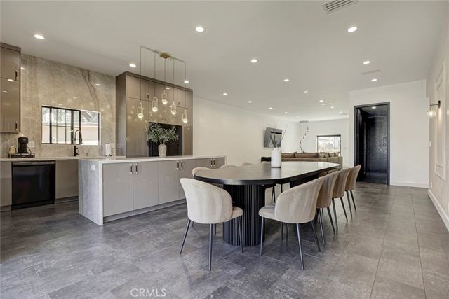 10823 Parr, Sunland, CA 91040