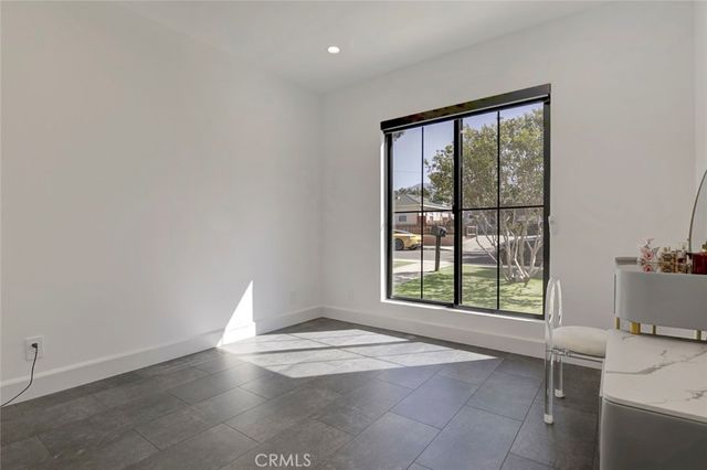 10823 Parr, Sunland, CA 91040