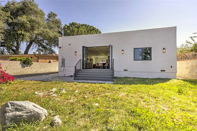 10823 Parr, Sunland, CA 91040