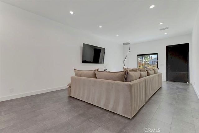 10823 Parr, Sunland, CA 91040