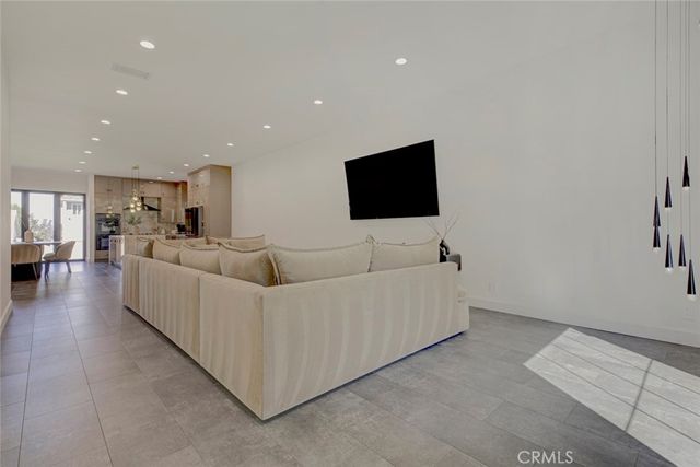 10823 Parr, Sunland, CA 91040