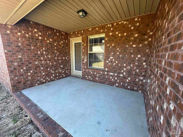 9527 Laramie Dr, Pensacola, FL 32506