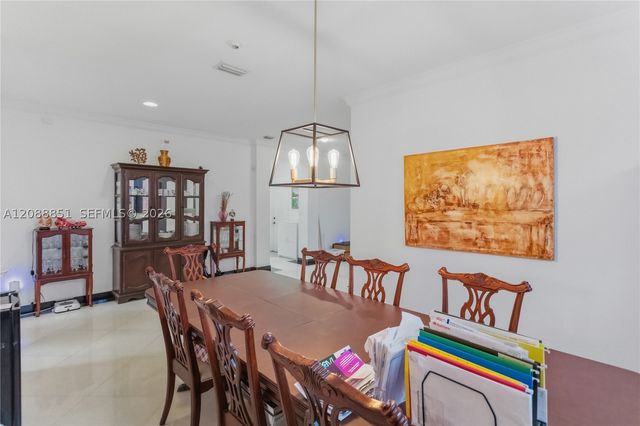 1642 Blue Jay Cir, Weston, FL 33327
