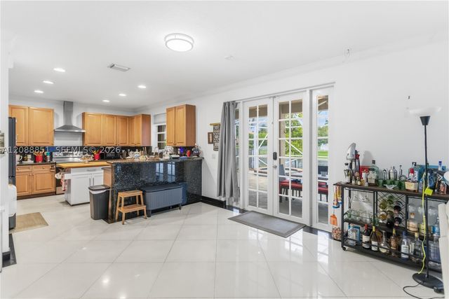 1642 Blue Jay Cir, Weston, FL 33327