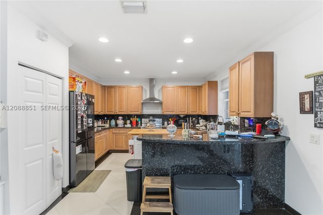 1642 Blue Jay Cir, Weston, FL 33327