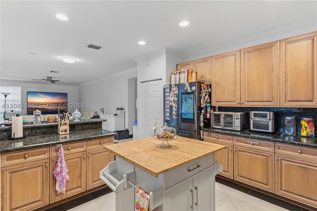 1642 Blue Jay Cir, Weston, FL 33327
