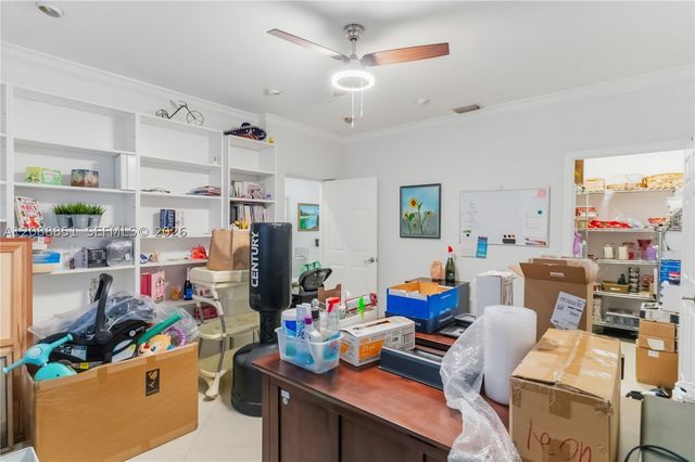 1642 Blue Jay Cir, Weston, FL 33327