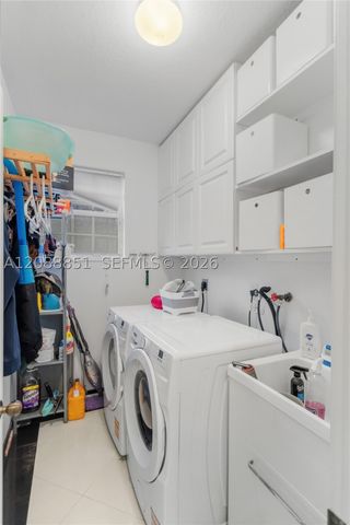 1642 Blue Jay Cir, Weston, FL 33327
