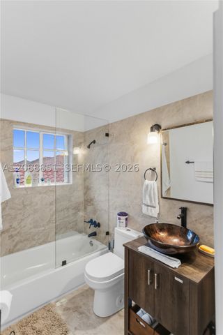 1642 Blue Jay Cir, Weston, FL 33327