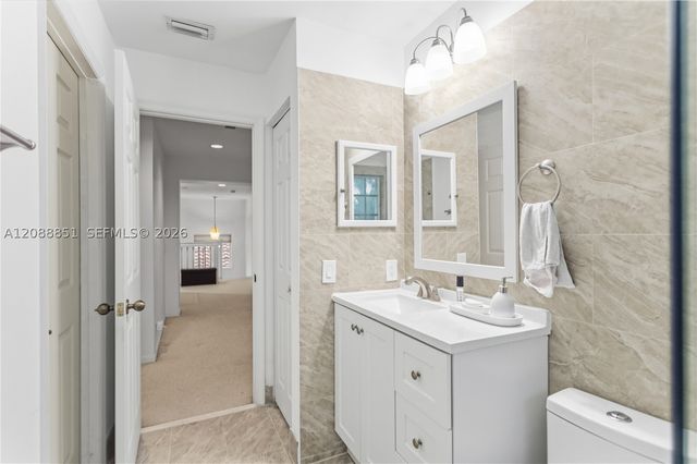 1642 Blue Jay Cir, Weston, FL 33327
