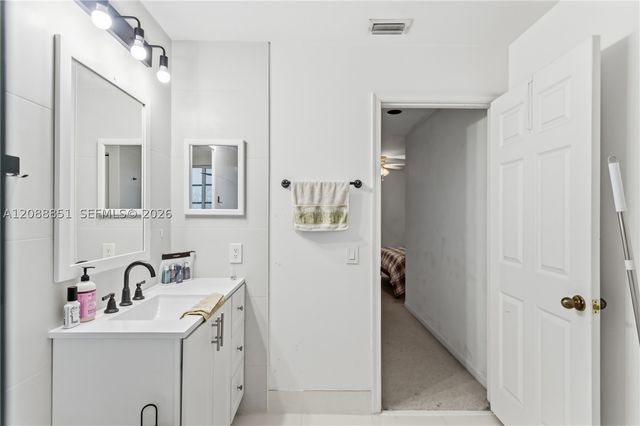 1642 Blue Jay Cir, Weston, FL 33327