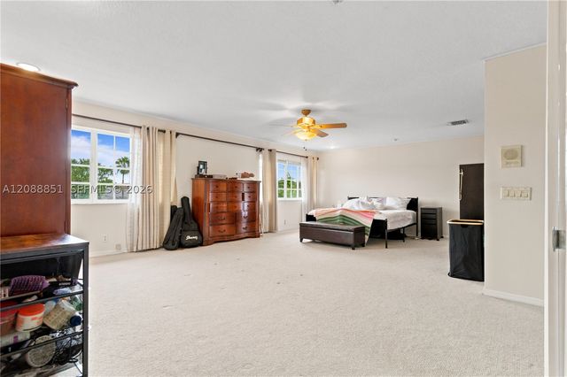 1642 Blue Jay Cir, Weston, FL 33327