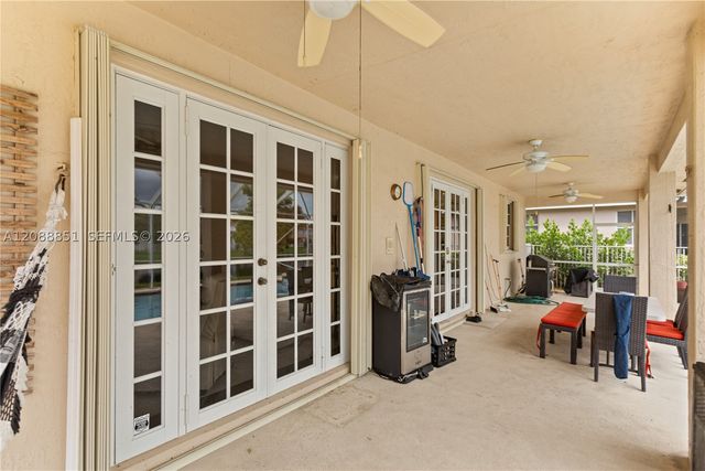 1642 Blue Jay Cir, Weston, FL 33327