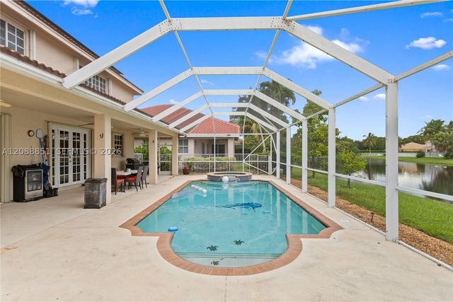 1642 Blue Jay Cir, Weston, FL 33327