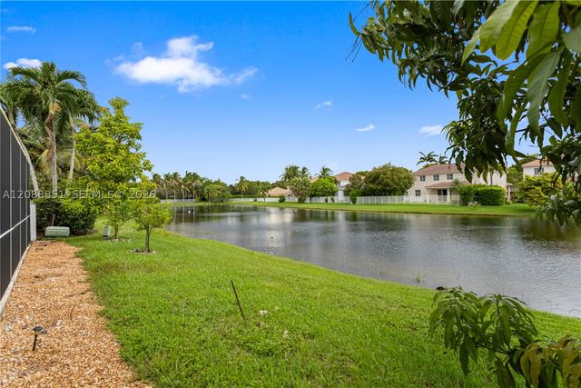 1642 Blue Jay Cir, Weston, FL 33327