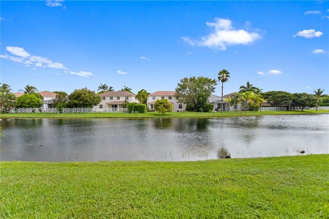 1642 Blue Jay Cir, Weston, FL 33327
