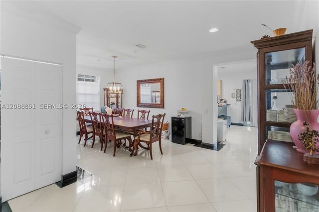 1642 Blue Jay Cir, Weston, FL 33327