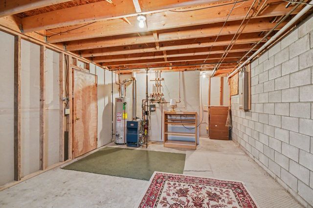 11510 E Lee Mann Road, Northport, MI 49670