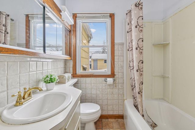 5143 Knox Avenue N, Minneapolis, MN 55430