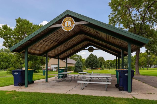 5143 Knox Avenue N, Minneapolis, MN 55430