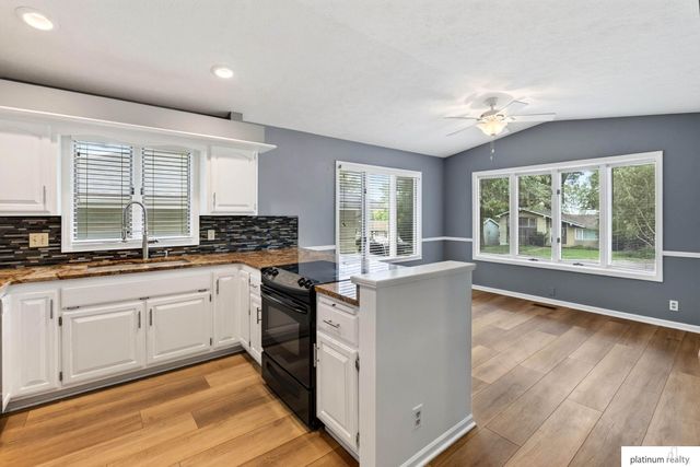 2601 S 48th Avenue S, Omaha, NE 68106