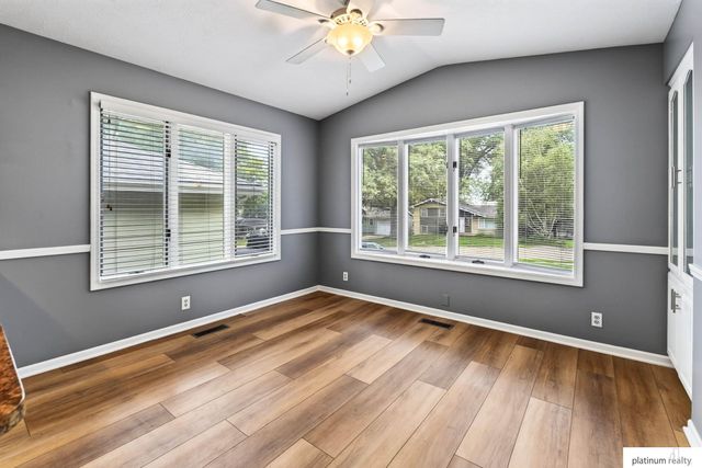 2601 S 48th Avenue S, Omaha, NE 68106