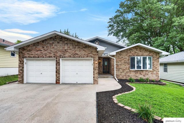 2601 S 48th Avenue S, Omaha, NE 68106