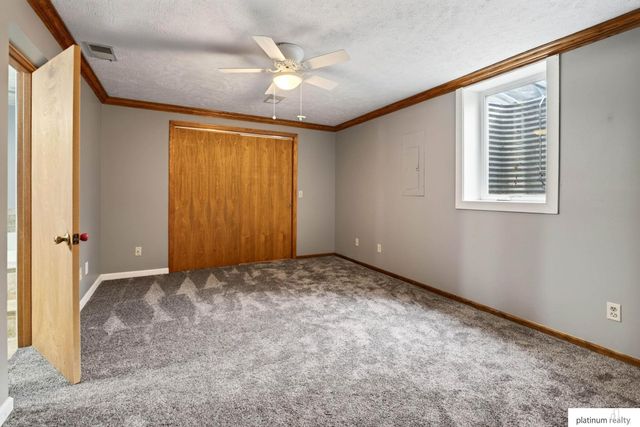 2601 S 48th Avenue S, Omaha, NE 68106