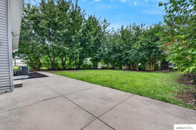 2601 S 48th Avenue S, Omaha, NE 68106