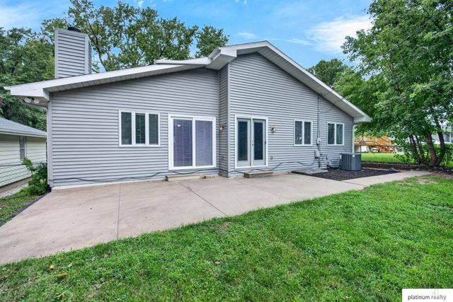2601 S 48th Avenue S, Omaha, NE 68106
