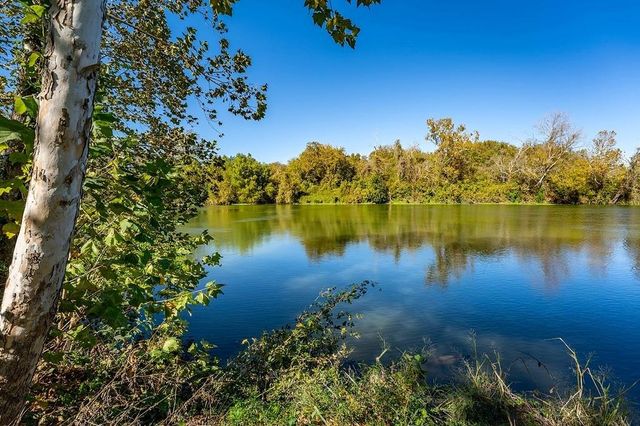Lot 4 Fayette Shores Cove, West Point, TX 78963